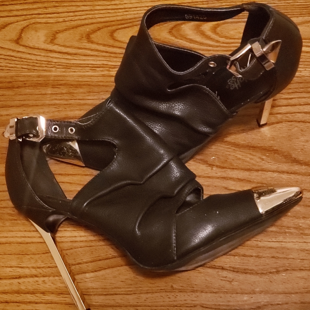 Womens Shoes